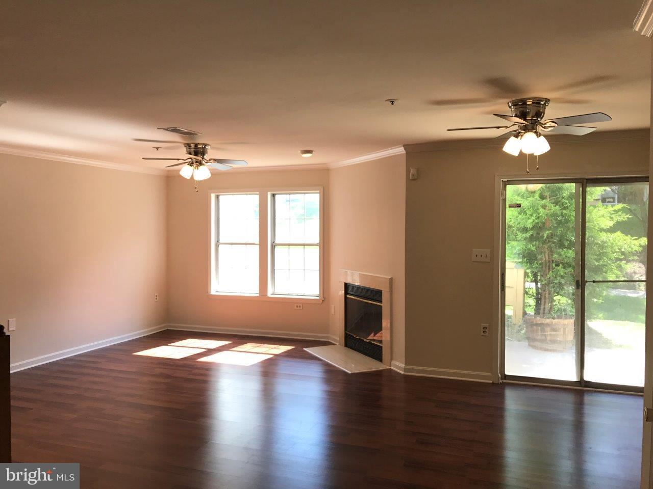 7804 Spinnaker Road, Unit 534 Laurel, MD 20707 - Photo 4 of 19 Living Room