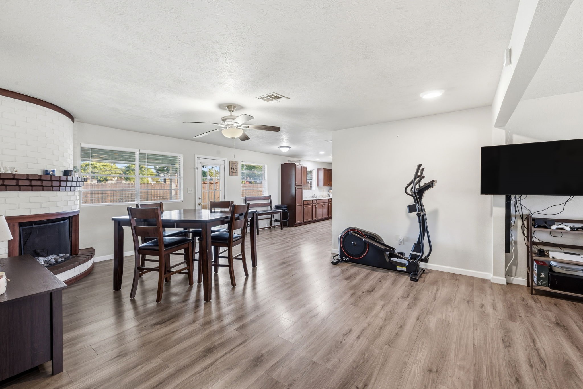4502 Sage Circle Baytown, TX 77521 - Photo 9 of 32