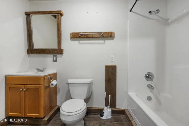 $640,000 | 2353 Highway 107, Unicoi, TN 37692