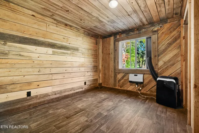 $640,000 | 2353 Highway 107, Unicoi, TN 37692