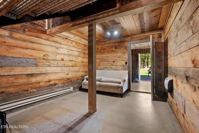 $640,000 | 2353 Highway 107, Unicoi, TN 37692