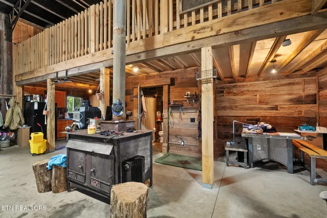 $640,000 | 2353 Highway 107, Unicoi, TN 37692