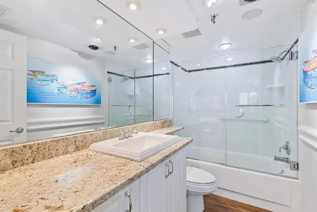 $598,000 | 1104 Benjamin Franklin Drive, Unit 515, Sarasota, FL 34236