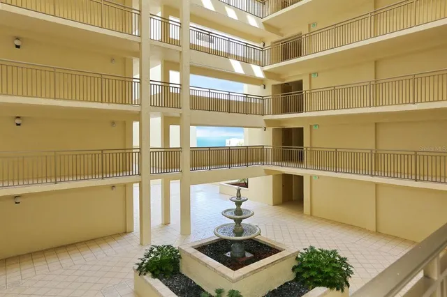$598,000 | 1104 Benjamin Franklin Drive, Unit 515, Sarasota, FL 34236