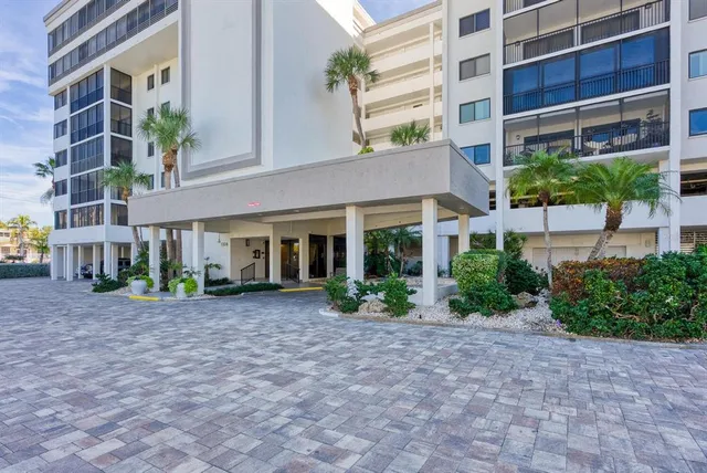 $598,000 | 1104 Benjamin Franklin Drive, Unit 515, Sarasota, FL 34236