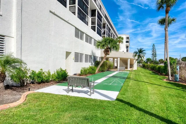 $598,000 | 1104 Benjamin Franklin Drive, Unit 515, Sarasota, FL 34236