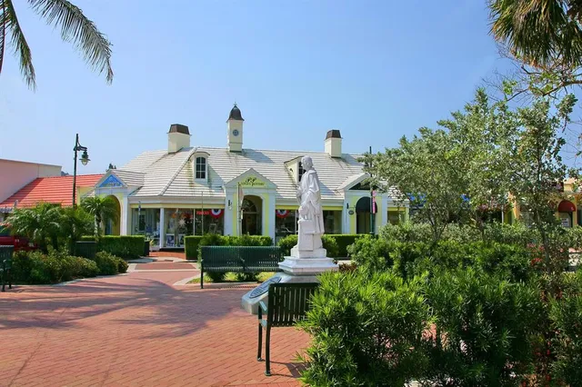 $598,000 | 1104 Benjamin Franklin Drive, Unit 515, Sarasota, FL 34236