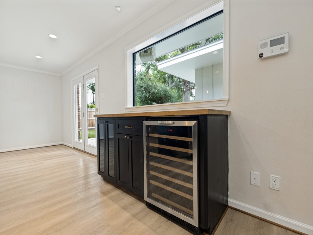 5933 Birdwood Road Houston, TX 77074 - Photo 12 of 30 Gallery Image 12