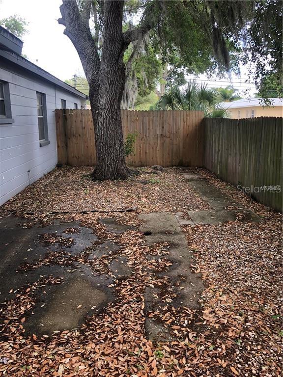 2278 19th Avenue Southwest Largo, FL 33774 - Photo 2 of 11 a backyard of a house