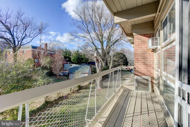 $154,900 | 7402 18th Avenue, Unit 19, Hyattsville, MD 20783