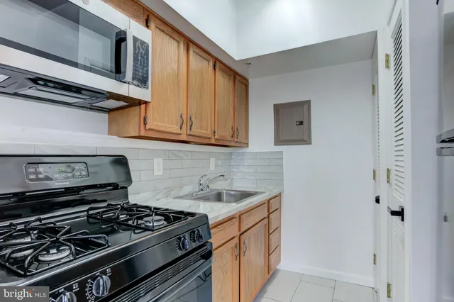 $154,900 | 7402 18th Avenue, Unit 19, Hyattsville, MD 20783