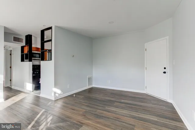 $154,900 | 7402 18th Avenue, Unit 19, Hyattsville, MD 20783