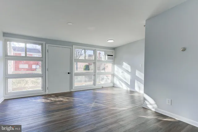 $154,900 | 7402 18th Avenue, Unit 19, Hyattsville, MD 20783