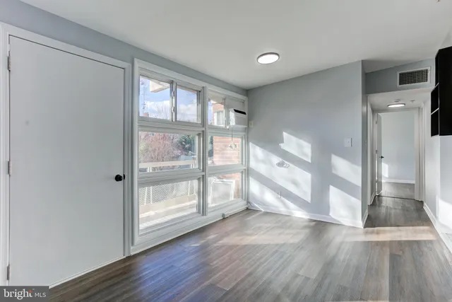 $154,900 | 7402 18th Avenue, Unit 19, Hyattsville, MD 20783