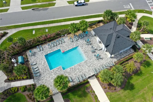 a view of an outdoor space