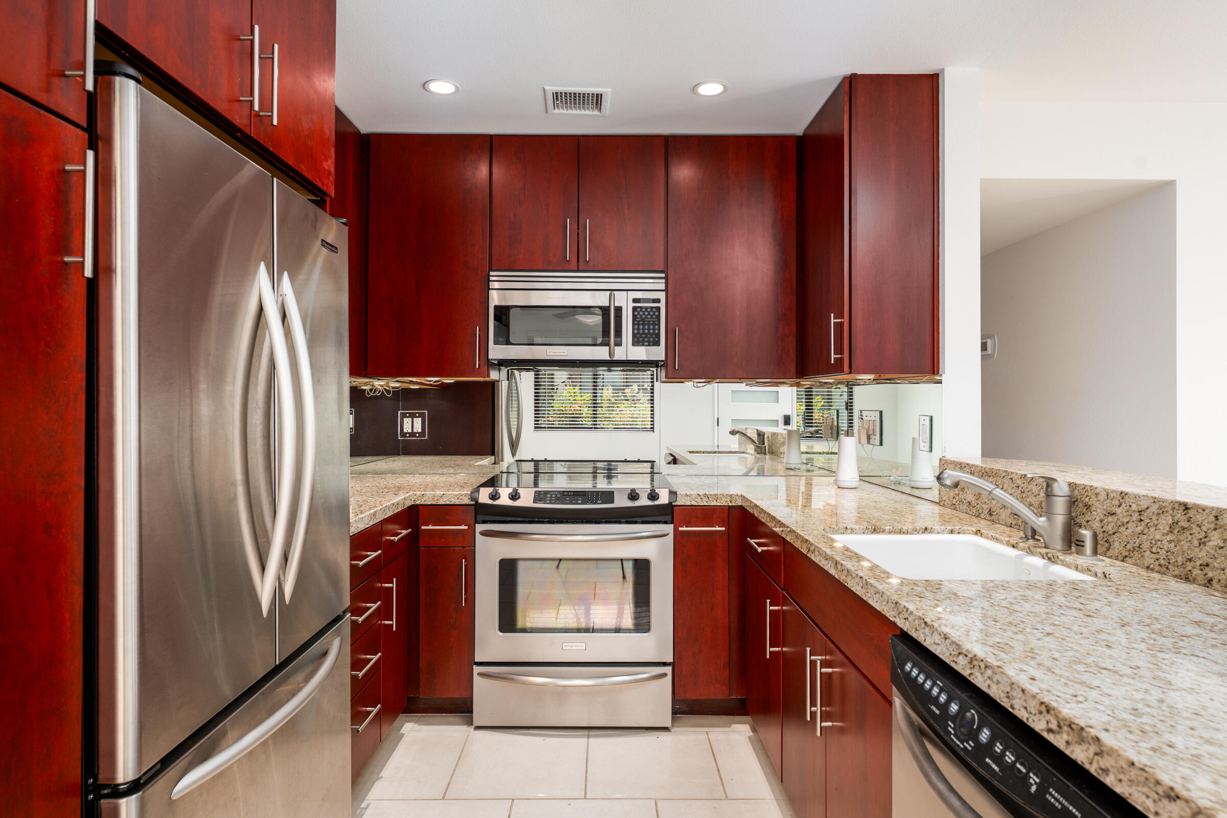1111 East Ramon Road, Unit 29 Palm Springs, CA 92264 - Photo 10 of 39 Stainless Appliances