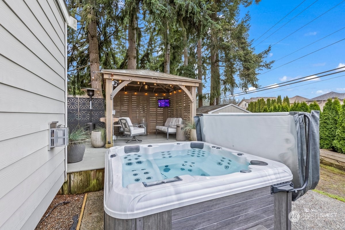 19005 Grannis Road Bothell, WA 98012 - Photo 23 of 31 a view of roof deck with sitting area
