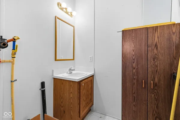 $230,000 | 65 South 1100 West, Jamestown, IN 46147