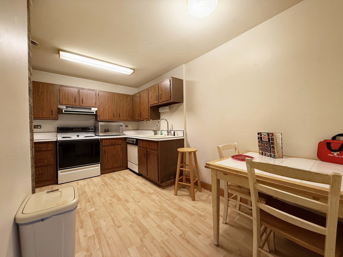 425 Walnut Creek Road, Unit 1310 Lisle, IL 60532 - Photo 11 of 19 Gallery Image 11