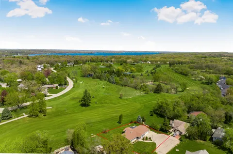 $655,000 | 262 Castle Terrace Avenue, Fontana, WI 53125