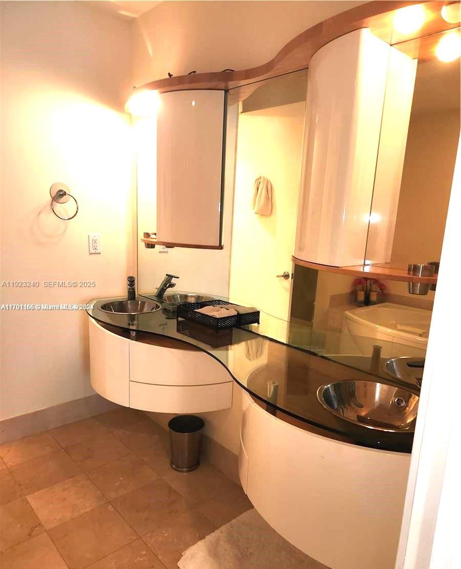 18101 Collins Avenue, Unit 1608 Sunny Isles Beach, FL 33160 - Photo 11 of 27