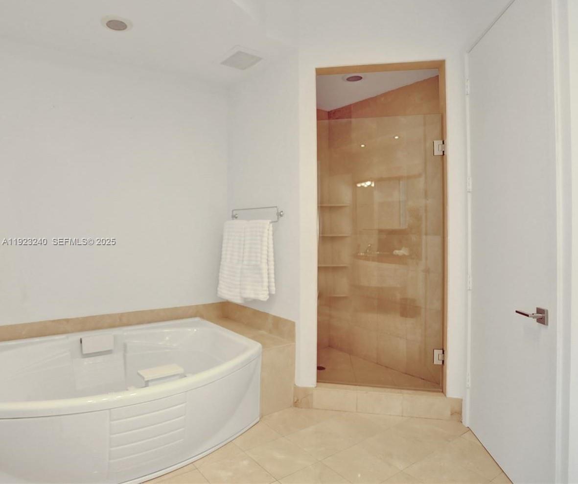 18101 Collins Avenue, Unit 1608 Sunny Isles Beach, FL 33160 - Photo 13 of 27