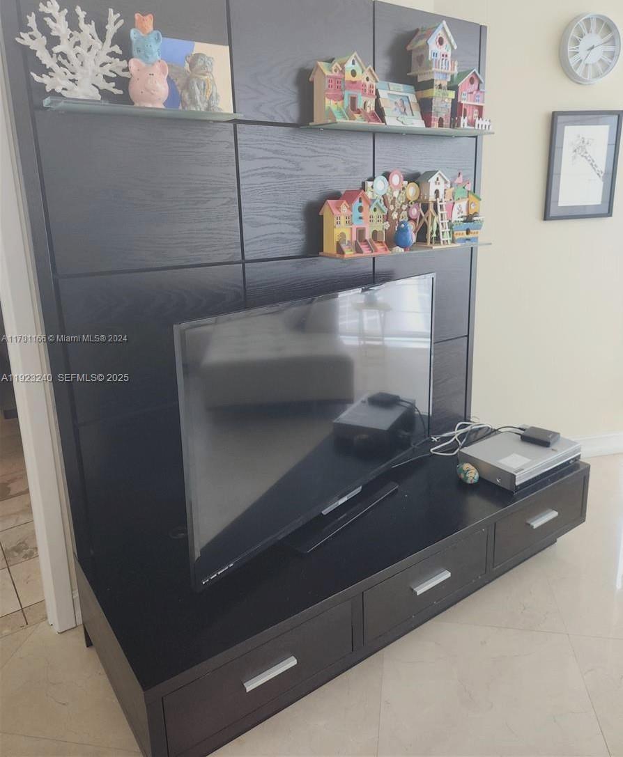 18101 Collins Avenue, Unit 1608 Sunny Isles Beach, FL 33160 - Photo 8 of 27