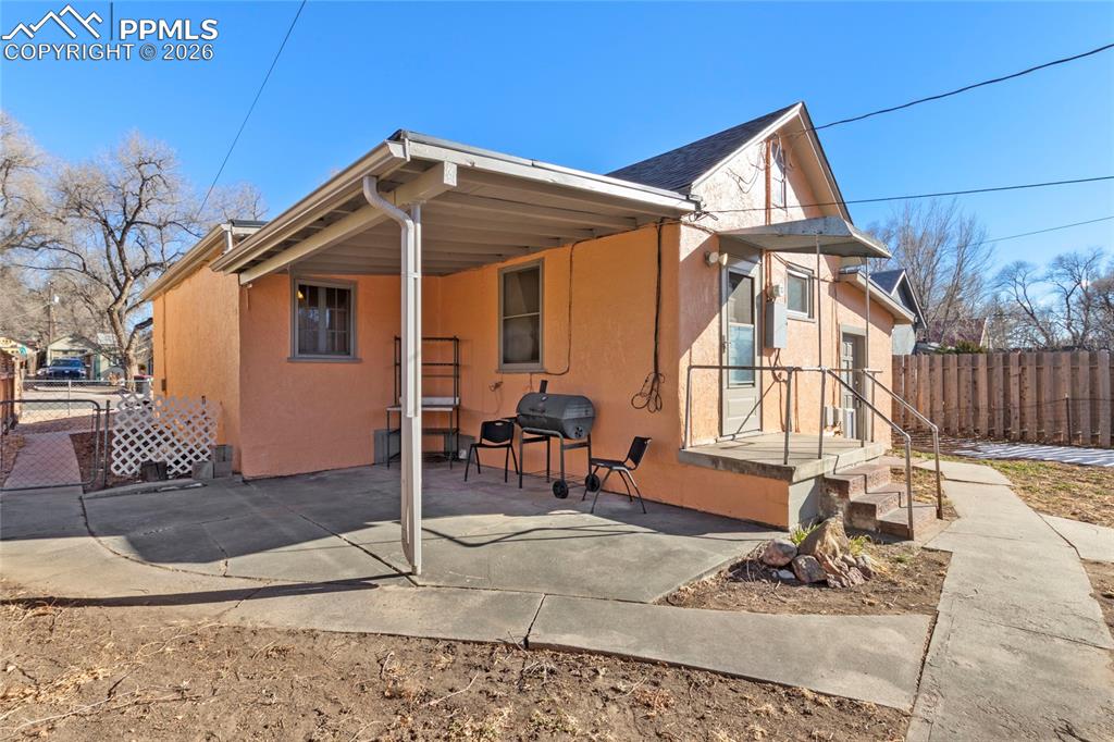 2620 Main Street Colorado Springs, CO 80907 - Photo 24 of 28 a backyard of a house with seating space
