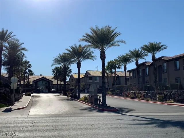 $1,490 | 2305 West Horizon Ridge Parkway, Unit 3624, Henderson, NV 89052