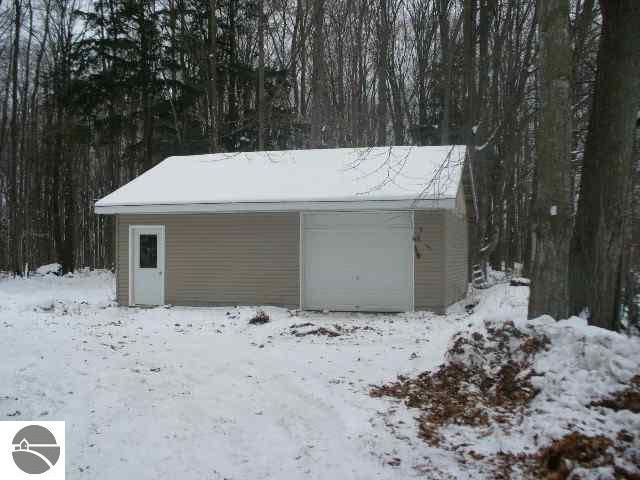 1413 North Galbraith Road Mio, MI 48647 - Photo 3 of 13 1752181-2.JPG