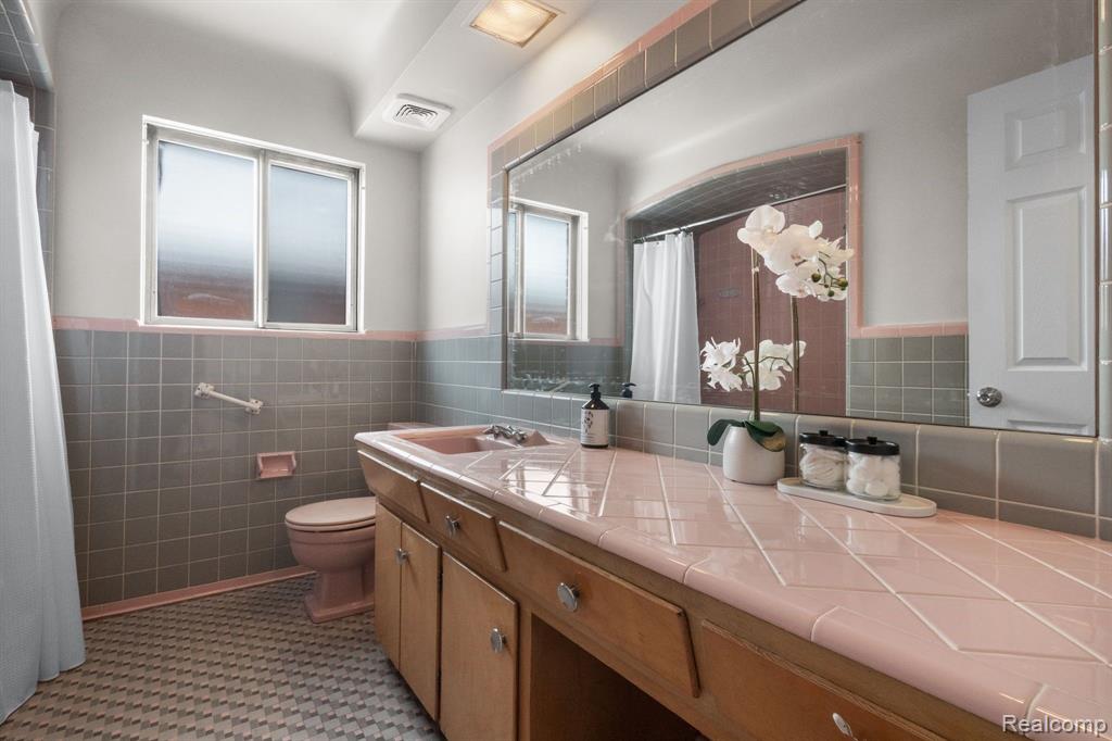 24931 Roxana Avenue Eastpointe, MI 48021 - Photo 17 of 24 Gallery Image 17