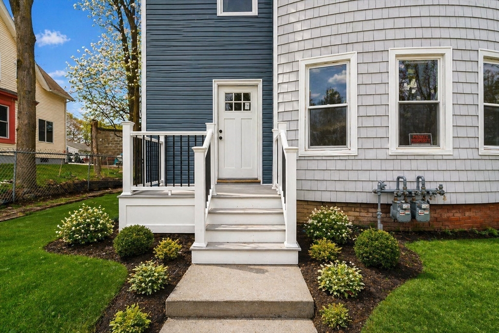 39 Gates Street, Unit 1 Worcester, MA 01610 - Photo 3 of 23