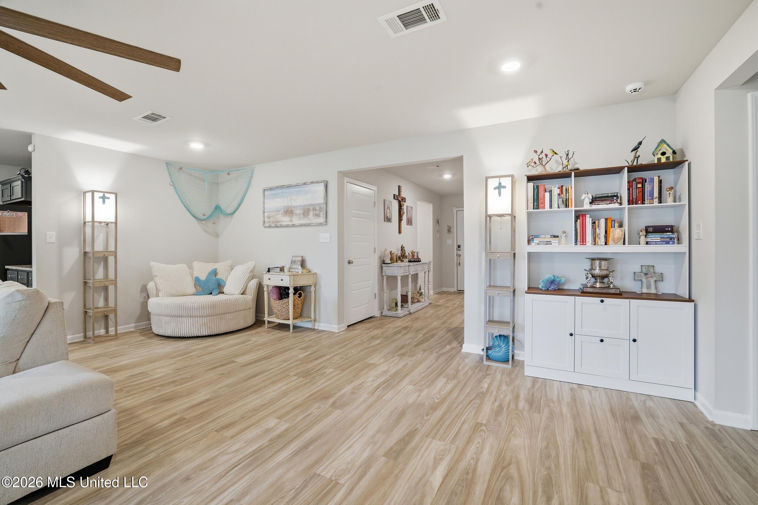 8257 Curry Road Biloxi, MS 39532 - Photo 14 of 49 R6__0941