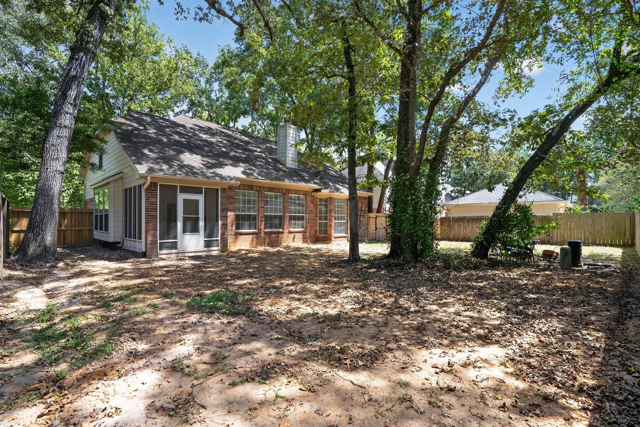 22 East Sterling Pond Circle Spring, TX 77382 - Photo 4 of 34 Gallery Image 4