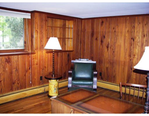 40 Old Post Road Walpole, MA 02032 - Photo 16 of 30 a room with a window and a table