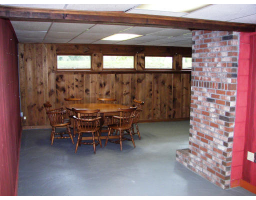 40 Old Post Road Walpole, MA 02032 - Photo 17 of 30 a dining room with furniture and window