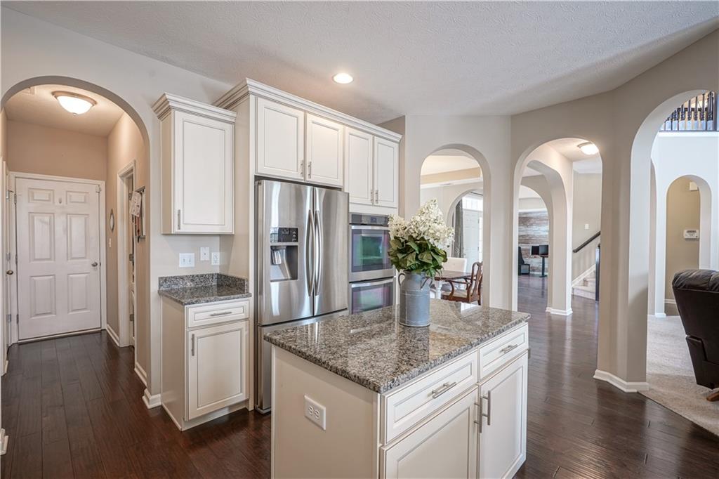 12434 Wolverton Way Fishers, IN 46037 - Photo 8 of 45 Gallery Image 8