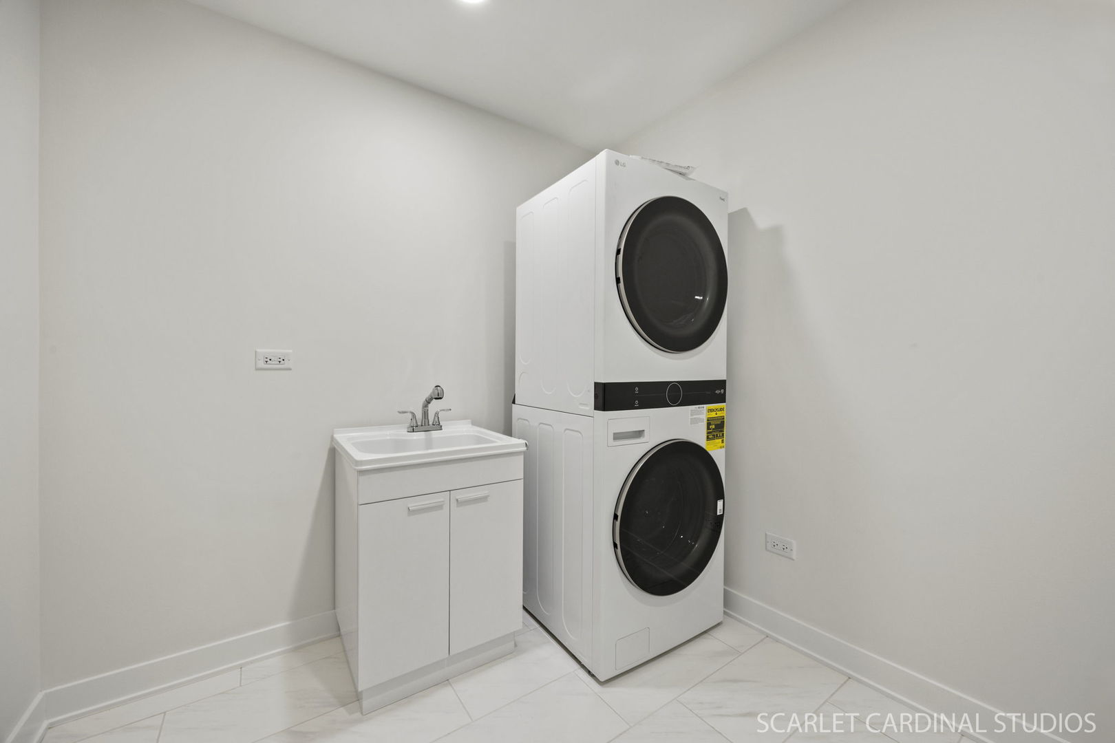 717 North Brainard Street Naperville, IL 60563 - Photo 25 of 49 a utility room with dryer and washer