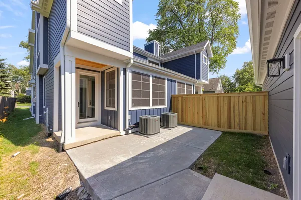 $1,225,000 | 717 North Brainard Street, Naperville, IL 60563