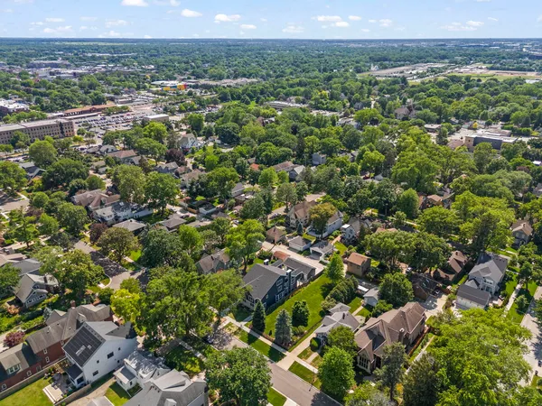 $1,225,000 | 717 North Brainard Street, Naperville, IL 60563