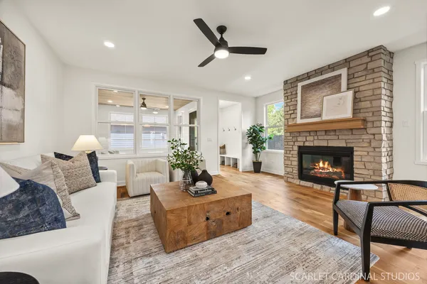 $1,225,000 | 717 North Brainard Street, Naperville, IL 60563