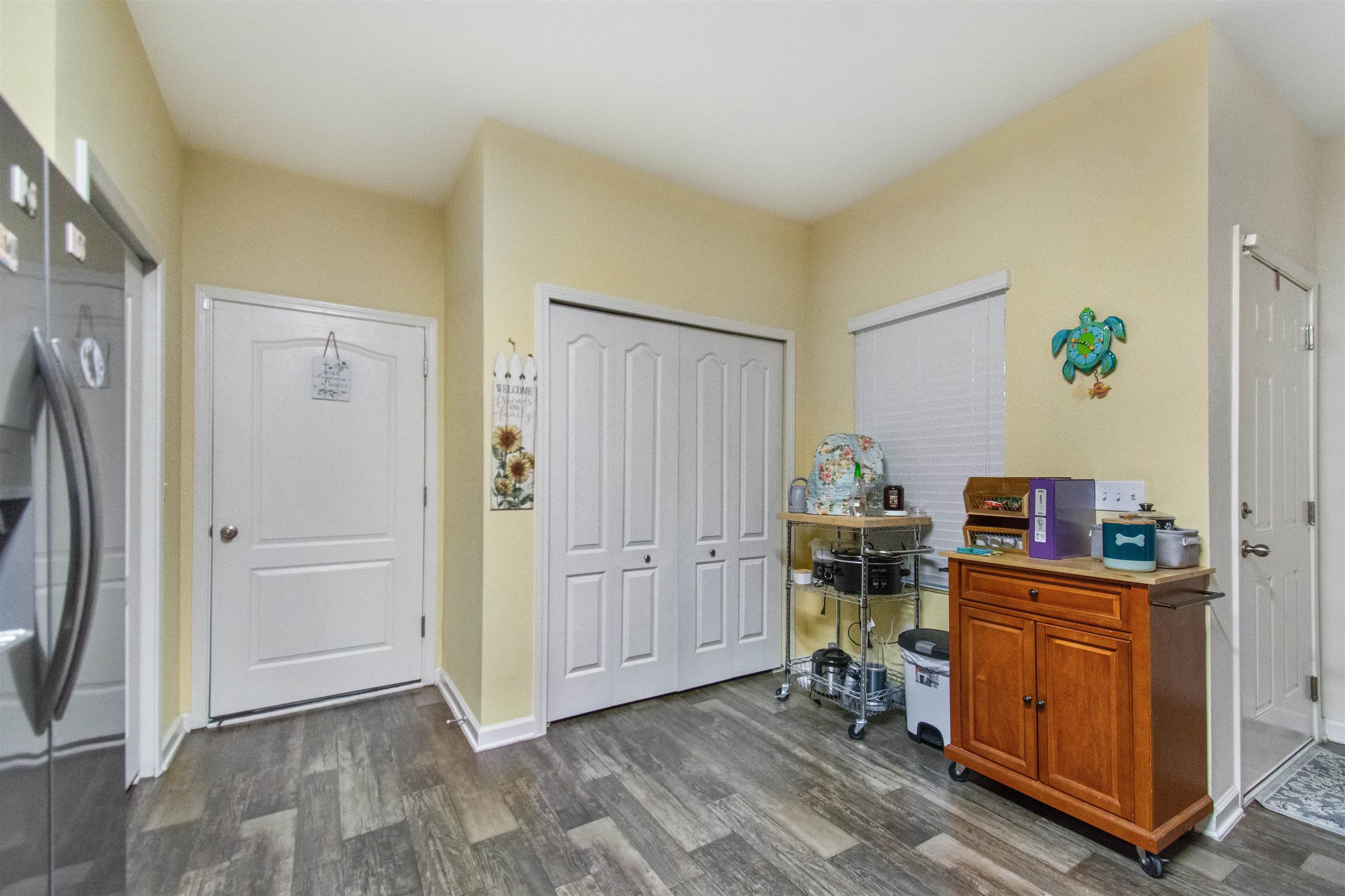 39 Whitland Way St. Augustine, FL 32086 - Photo 7 of 29 a room with furniture and a window