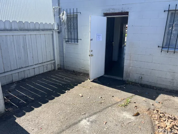 a view of a utility room