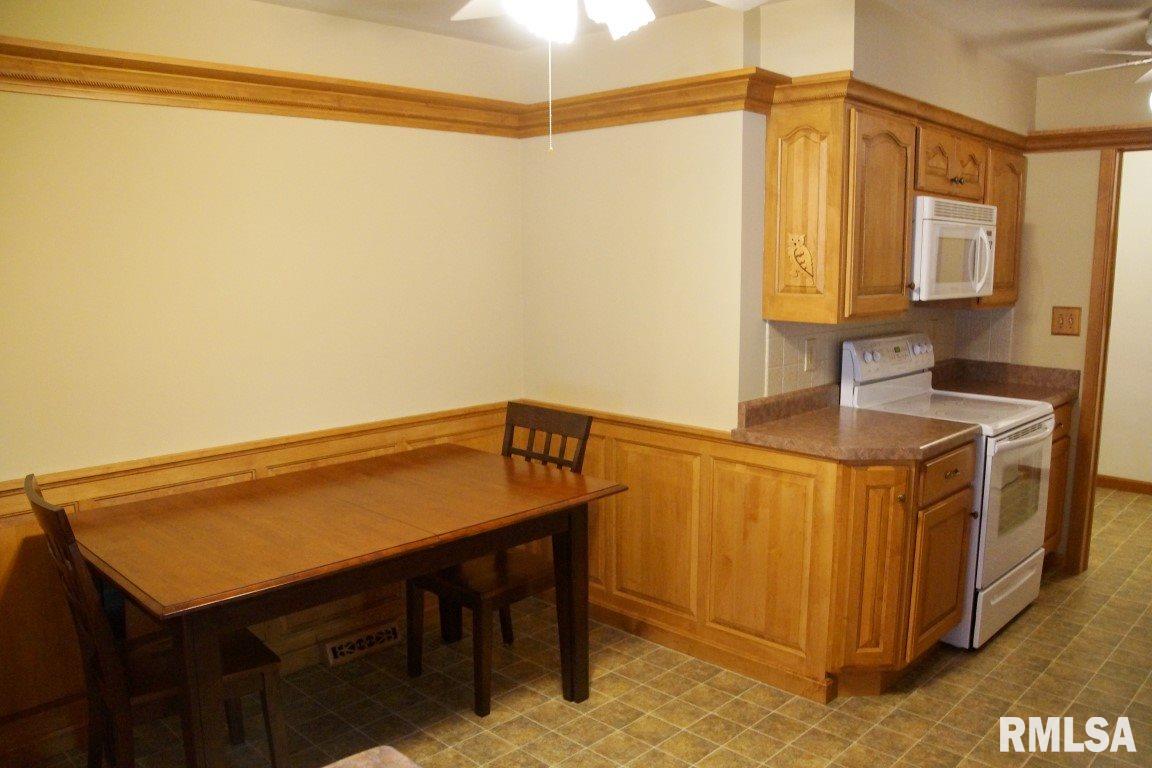 5719 West Fairview Road Peoria, IL 61607 - Photo 4 of 35