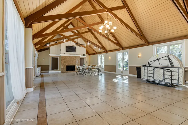 a view of a livingroom with furniture
