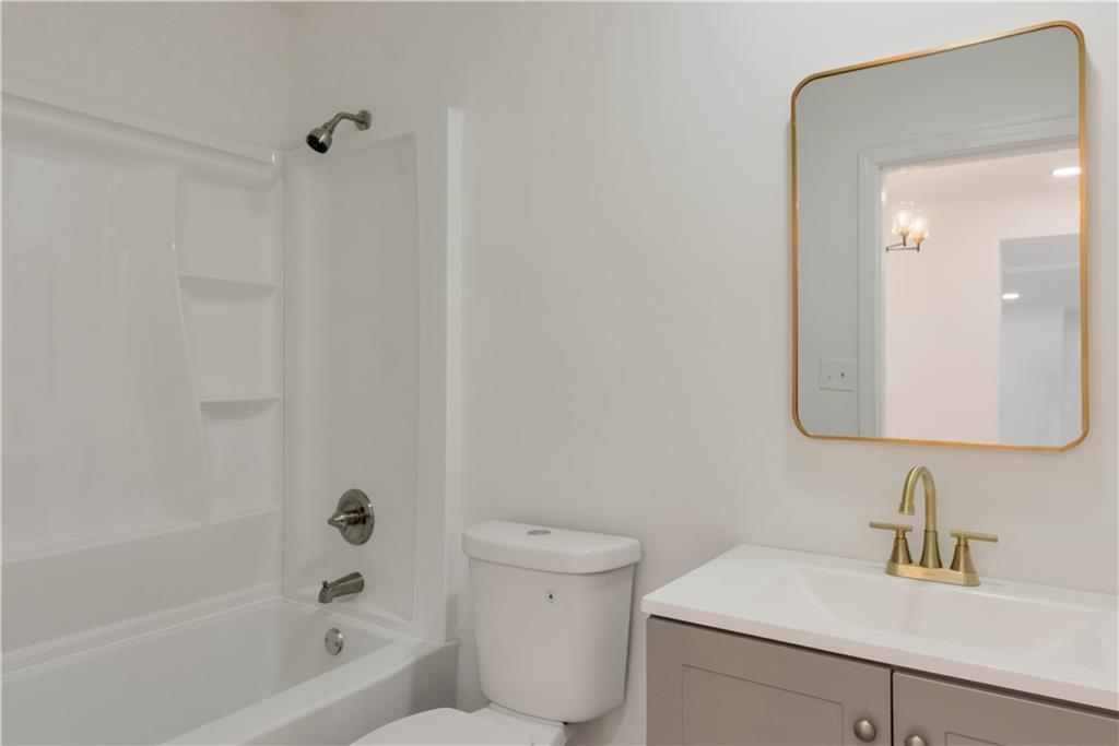 235 Dodd Avenue Southwest Atlanta, GA 30315 - Photo 4 of 17