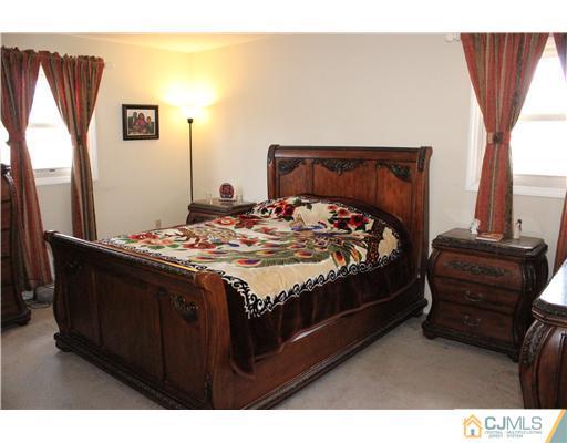 1235 Huron Road North Brunswick, NJ 08902 - Photo 5 of 25 Gallery Image 5