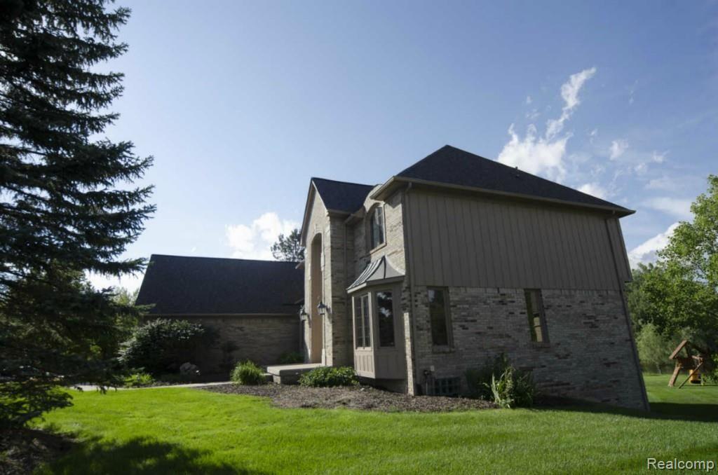 1240 Muirwood Court Rochester, MI 48306 - Photo 45 of 45 45_5GKU9R_still_sity4.jpg
