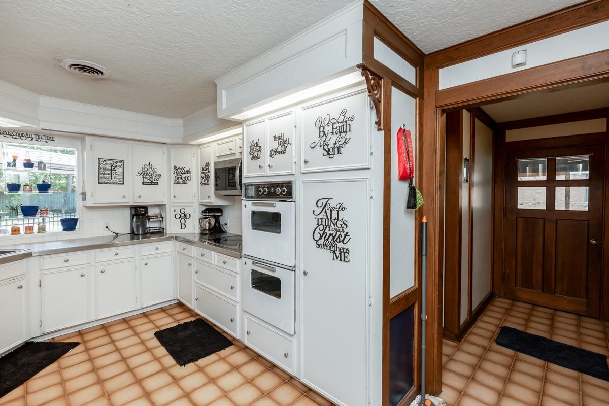 935 Dowlen Road Beaumont, TX 77706 - Photo 10 of 41