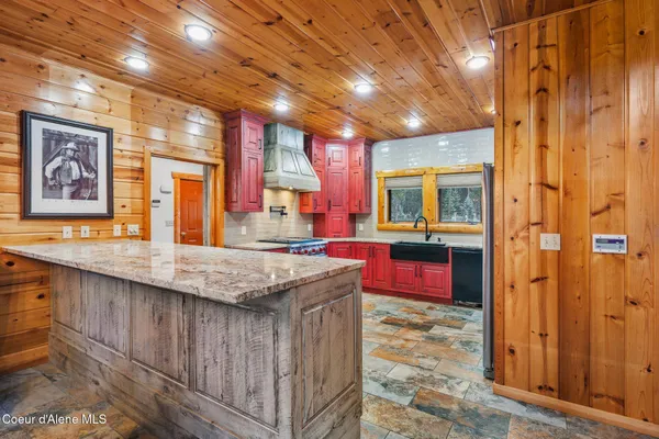 $2,695,000 | 58250 Highway 200, Clark Fork, ID 83811